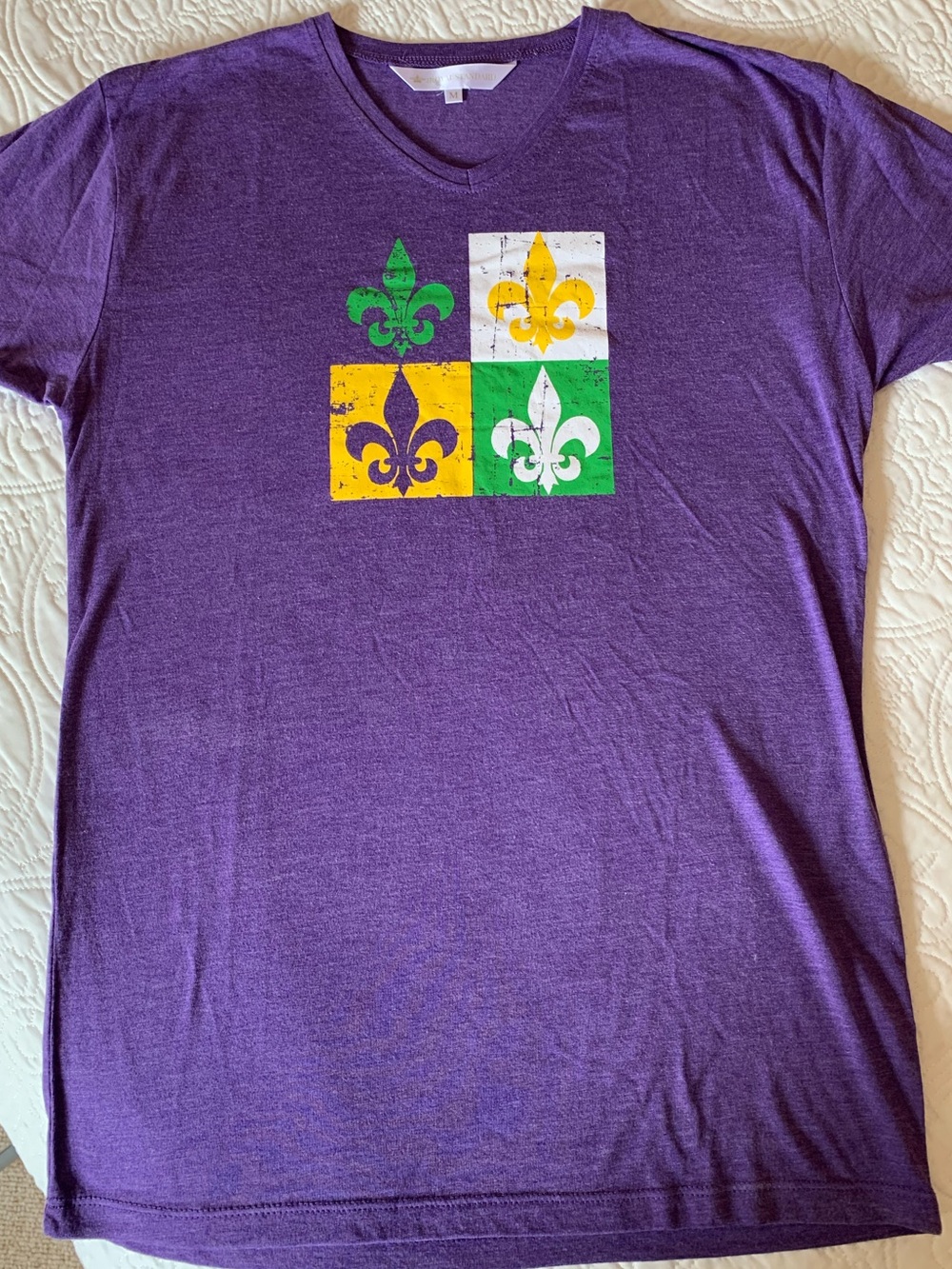 Royal Standard Purple Fleur-de-Lis Graphic V-Neck Tee, Medium